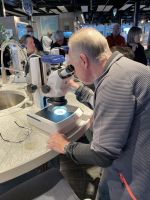 Untersuchung weiterer Wasserproben im Science Center &ndash; &copy; Jacob Spangenberg (Eberhardt TRAVEL)