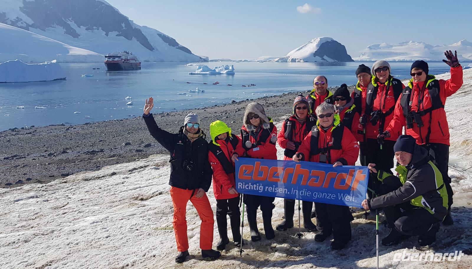 Unsere Eberhardt Gruppe in Danco Island  &ndash; &copy; Jacob Spangenberg (Eberhardt TRAVEL)