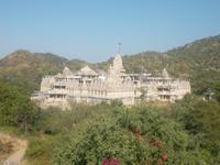 Ranakpur gesamt &ndash; &copy; Michael Krause (Eberhardt TRAVEL)
