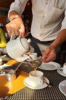 Tea - Time mit echtem Darjeeling Tee &ndash; &copy; Petra Hady (Eberhardt TRAVEL)