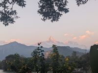 209) Ausblick von der Unterkunft Fish Tail Lodge, Pokhara, Nepal &ndash; &copy; Teresa Rumpel (Eberhardt TRAVEL)