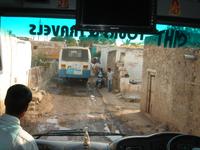 Das Dorf ist älter als der Bus... man sieht es jedoch kaum. &ndash; &copy; Stefan Jahnke (Eberhardt TRAVEL)