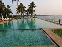Indien, Kerala, Kumarakom Lake Resort, Pool &ndash; &copy; Ria Heilmann (Eberhardt TRAVEL)