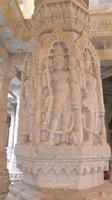 088 Ranakpur, Marmorsäule &ndash; &copy; Michael Krause (Eberhardt TRAVEL)