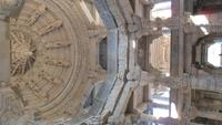 093 Ranakpur, Deckenreliefs 2 &ndash; &copy; Michael Krause (Eberhardt TRAVEL)