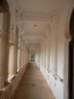 Mysteriöse Galerie auf Kellies Castle  &ndash; &copy; Michael Krause (Eberhardt TRAVEL)
