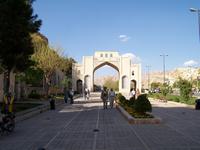 Shiraz- Koran-tor &ndash; &copy; Dirk Schlosser (Eberhardt TRAVEL)