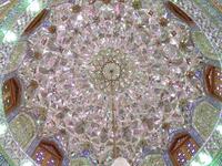 Shiraz- Decke im Imamzadeh Ale ebne Hamze- Mausoleum &ndash; &copy; Dirk Schlosser (Eberhardt TRAVEL)