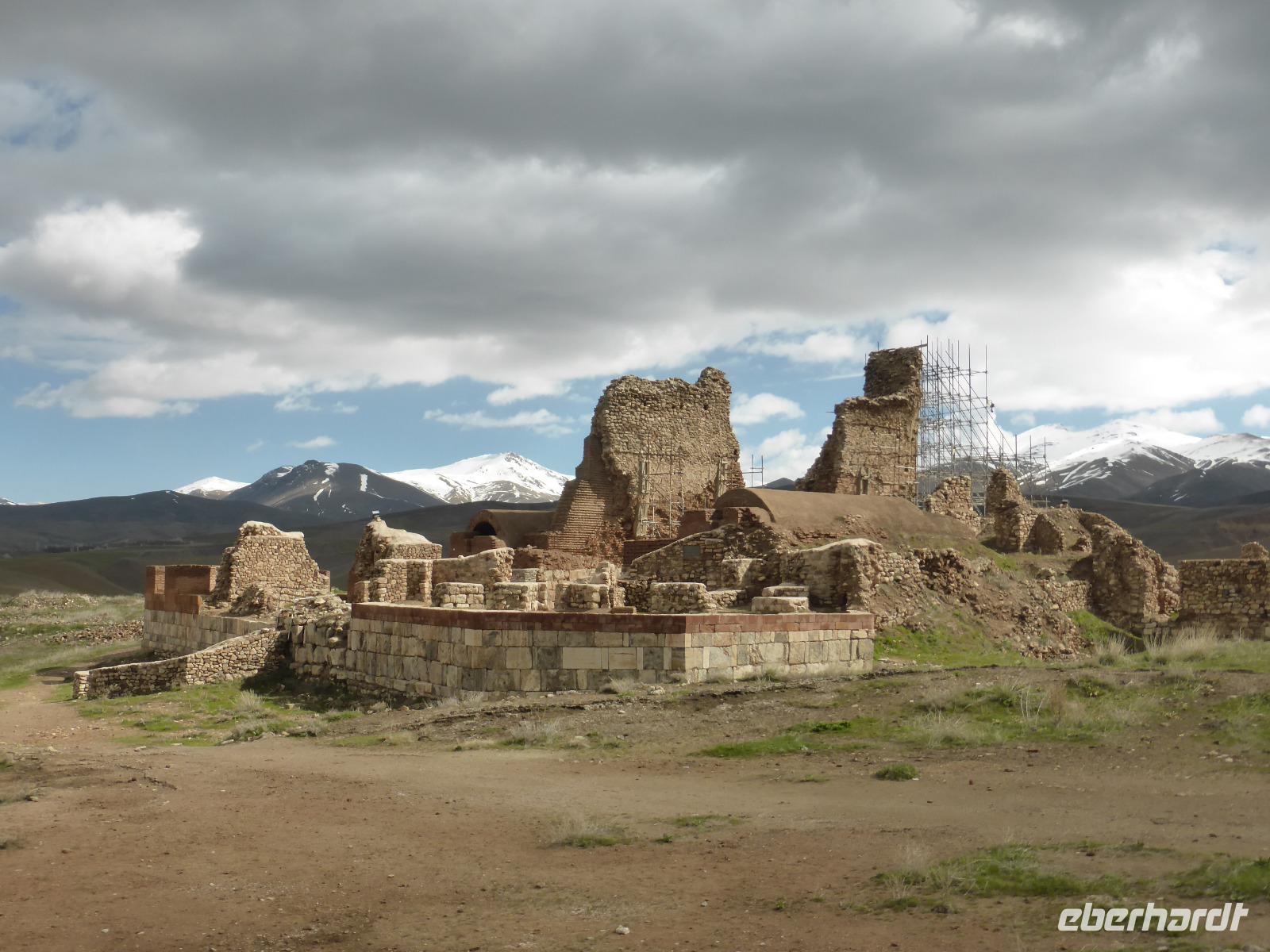 460-Iran_Takht_e-Soleiman &ndash; &copy; Dirk Schlosser (Eberhardt TRAVEL)