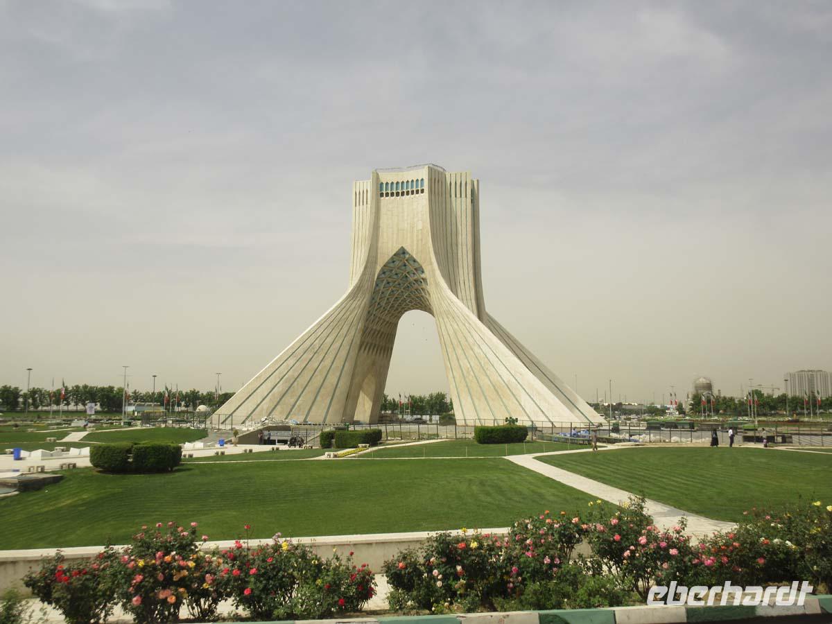 Das Azadi Monument &ndash; &copy; Peter Rudolph (Eberhardt TRAVEL)
