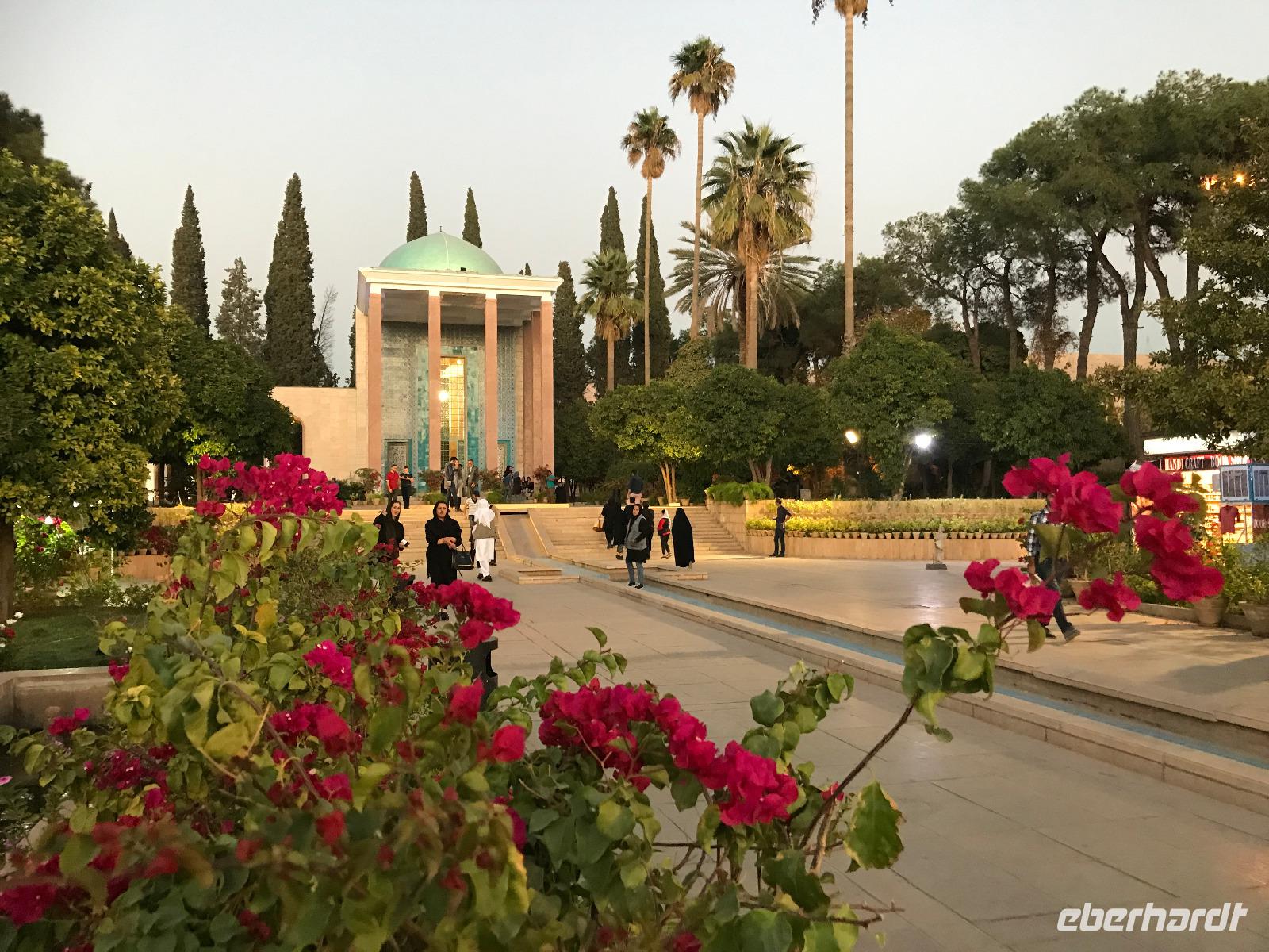 Shiraz - Saadi-Mausoleum &ndash; &copy; Isabel Braksiek (Eberhardt TRAVEL)