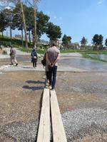 Balancieren - Tag-e Bostan &ndash; &copy; Julian Bartsch (Eberhardt TRAVEL)