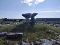 85-Poulnabrone-Dolmen &ndash; &copy; Dirk Schlosser (Eberhardt TRAVEL)