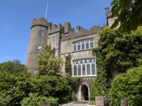 Malahide Castle &ndash; &copy; Walter Neuwirth (Eberhardt TRAVEL)