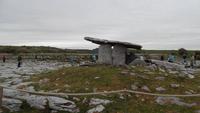 Poulnabrone Dolmen &ndash; &copy; Petra Sauer (Eberhardt TRAVEL)
