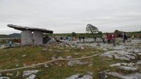 Poulnabrone Dolmen &ndash; &copy; Petra Sauer (Eberhardt TRAVEL)