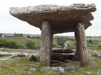 Poulnabrone Dolmen &ndash; &copy; Petra Sauer (Eberhardt TRAVEL)