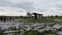 Poulnabrone Dolmen &ndash; &copy; Petra Sauer (Eberhardt TRAVEL)