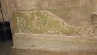 Rock of Cashel:Sarkophag mit keltischen Motiven &ndash; &copy; Adelheid Fritzsche (Eberhardt TRAVEL)