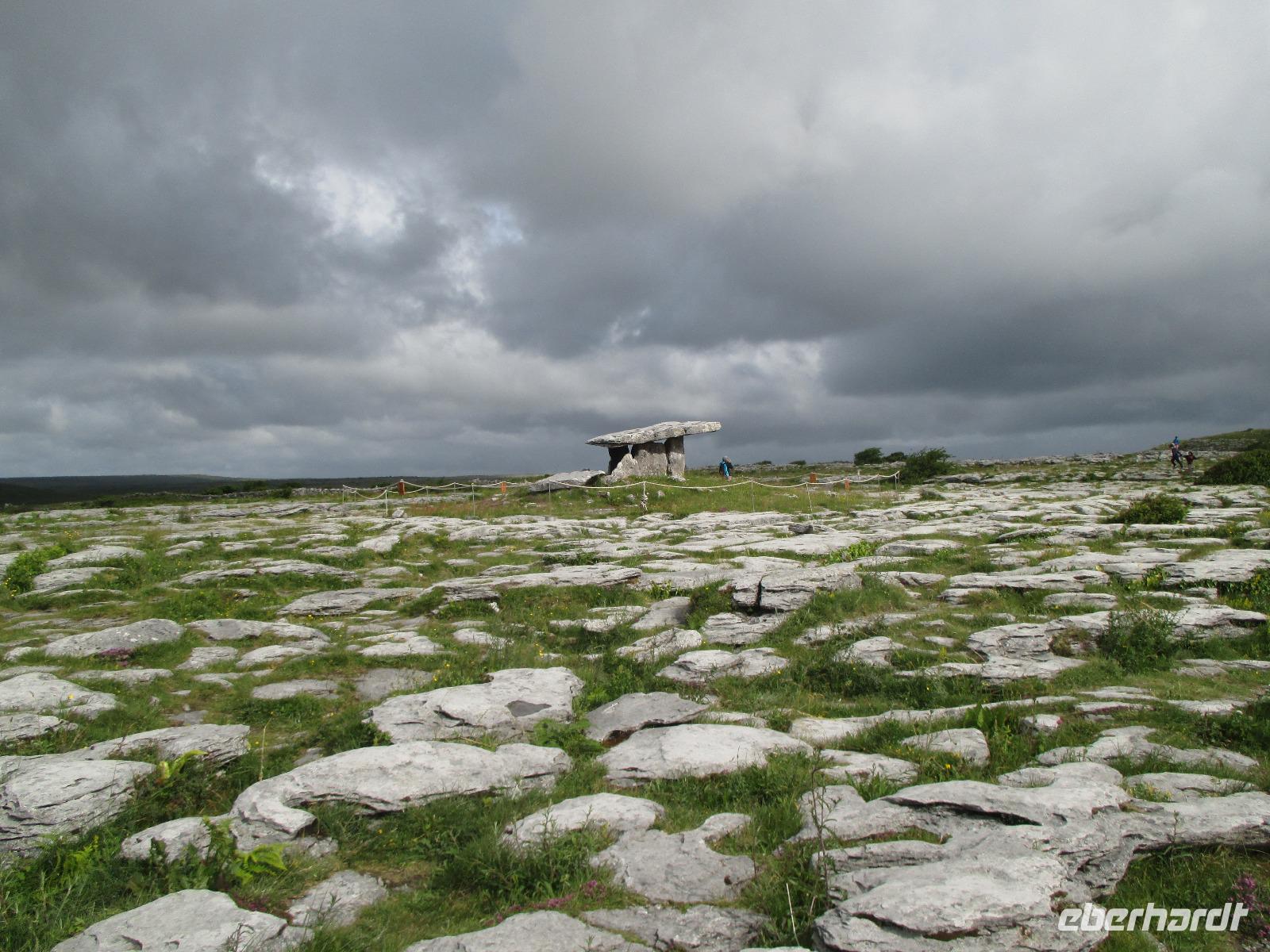 Poulnabrone Dolmen &ndash; &copy; Petra Sauer (Eberhardt TRAVEL)