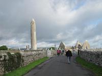 Kilmacduagh &ndash; &copy; Petra Sauer (Eberhardt TRAVEL)