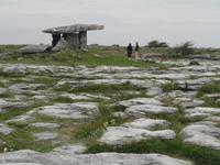 Poulnabrone Dolmen &ndash; &copy; Petra Sauer (Eberhardt TRAVEL)