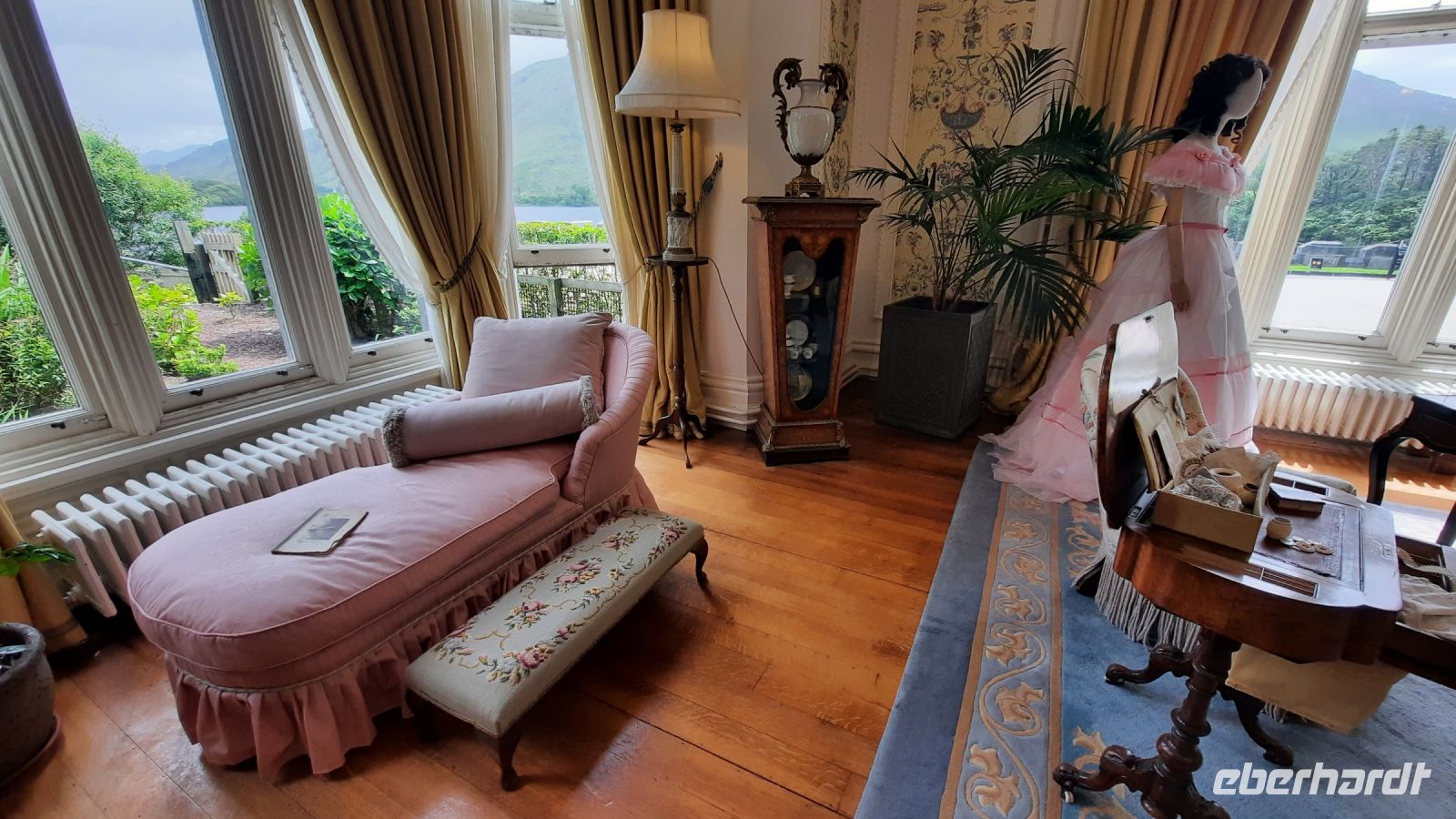 146 – Irland, Connemara, Kylemore Abbey &ndash; &copy; Vivien Fiedler (Eberhardt TRAVEL)