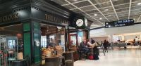 20220913_143950.jpg Warten im Dubliner Flughafen &ndash; &copy; Marlies Thrum (Eberhardt TRAVEL)