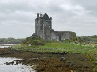8. Tag – Tag im Burren – Dunghaire Castle &ndash; &copy; Andreas Wolfsteller (Eberhardt TRAVEL)
