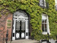 1. Reisetag – Stadtrundfahrt in Dublin – Doors of Dublin am Fitzwilliam Square &ndash; &copy; Andreas Wolfsteller (Eberhardt TRAVEL)