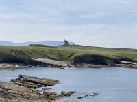 5. Reisetag – Wanderung um die Halbinsel Mullaghmore – Classiebawn Castle vor dem Ben Bulben &ndash; &copy; Andreas Wolfsteller (Eberhardt TRAVEL)