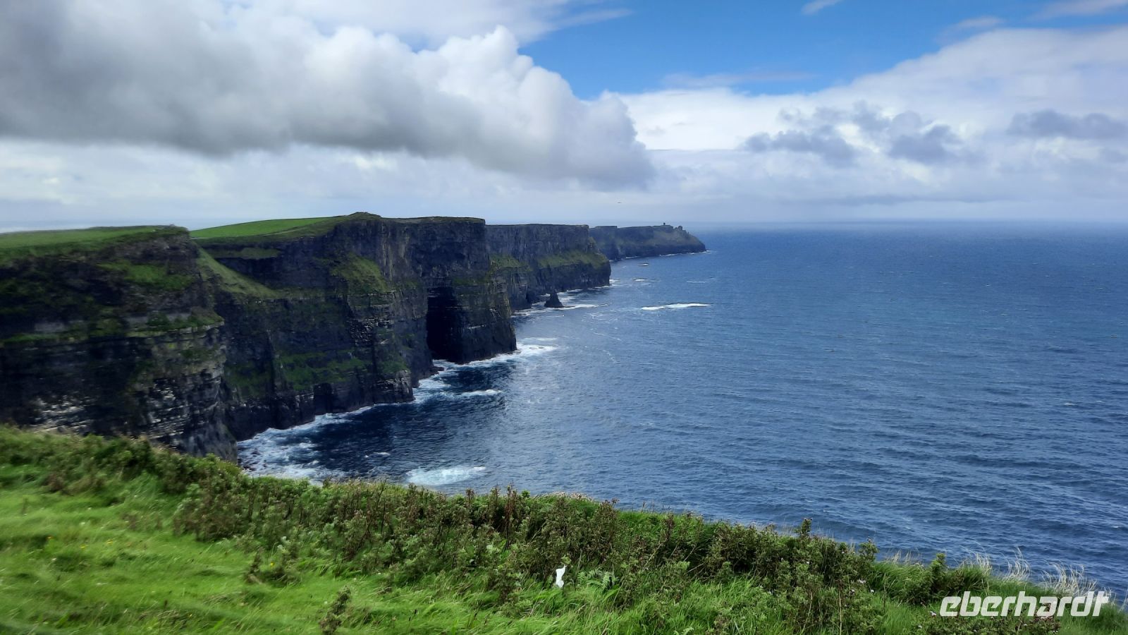 Cliffs of Moher &ndash; &copy; Walter Neuwirth (Eberhardt TRAVEL)