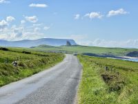 5. Reisetag – Wanderung auf der Halbinsel Mullaghmore – Classiebawn Castle vor dem Ben Bulben &ndash; &copy; Andreas Wolfsteller (Eberhardt TRAVEL)