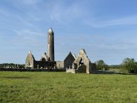 8. Reisetag – Tag im Burren – Kilmacduagh Abbey &ndash; &copy; Andreas Wolfsteller (Eberhardt TRAVEL)