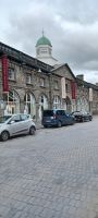 vor dem  Kilkenny Castle &ndash; &copy; Barbara Pflicke (Eberhardt TRAVEL)