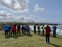 5. Tag – Letterkenny bis Leenaun – Wanderung um die Halbinsel Mullaghmore – Classiebawn Castle vor dem Ben Bulben &ndash; &copy; Andreas Wolfsteller (Eberhardt TRAVEL)