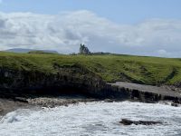 5. Tag – Letterkenny bis Leenaun – Wanderung um die Halbinsel Mullaghmore – Classiebawn Castle vor dem Ben Bulben &ndash; &copy; Andreas Wolfsteller (Eberhardt TRAVEL)