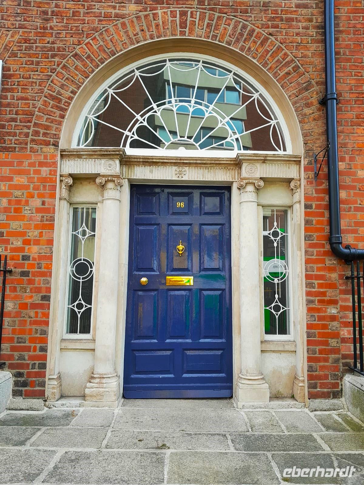 Tag 11 Dublin Georgian Doors 1.jpg &ndash; &copy; Gabi Rübel (Eberhardt TRAVEL)