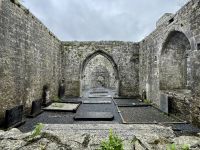 8. Tag – Klippen & Burren – Besuch der Kilmacduagh Abbey &ndash; &copy; Andreas Wolfsteller (Eberhardt TRAVEL)