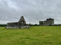 8. Tag – Klippen & Burren – Besuch der Kilmacduagh Abbey &ndash; &copy; Andreas Wolfsteller (Eberhardt TRAVEL)