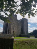 Bunratty Castle &ndash; &copy; Natalie Hady (Eberhardt TRAVEL)