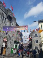 Galway Shop Street &ndash; &copy; Natalie Hady (Eberhardt TRAVEL)