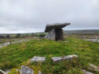 050-Poulnabrone Dolmen &ndash; &copy; Dirk Schlosser (Eberhardt TRAVEL)