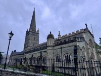 4. Tag: Ausflug nach Nordirland – Spaziergang auf der Stadtmauer von Derry – St Columb's Cathedral &ndash; &copy; Andreas Wolfsteller (Eberhardt TRAVEL)