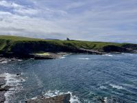 5. Tag: Letterkenny bis Leenaun – Wandern um die Halbinsel Mullaghmore – Classiebawn Castle vor dem Ben Bulben &ndash; &copy; Andreas Wolfsteller (Eberhardt TRAVEL)