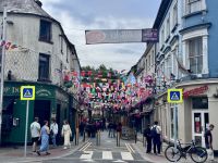 8. Tag: Leenaun bis Spanish Point – Freizeit in Galway – Eingang zum Latin Quarter &ndash; &copy; Andreas Wolfsteller (Eberhardt TRAVEL)