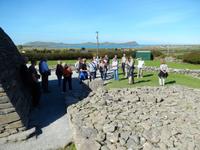 Besichtigung von Gallarus Oratory &ndash; &copy; Stefan Jahnke (Eberhardt TRAVEL)