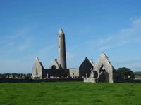 Kilmacduagh &ndash; &copy; Walter Neuwirth (Eberhardt TRAVEL)