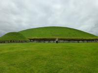 Knowth &ndash; &copy; Ralf Kuchenbecker (Eberhardt TRAVEL)