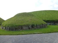 Knowth &ndash; &copy; Ralf Kuchenbecker (Eberhardt TRAVEL)